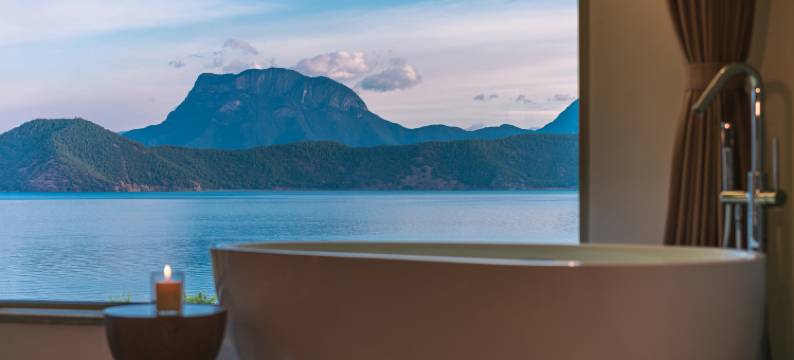 阅时·泸沽湖在川首席全湖胜景设计师度假酒店(摩梭女神全景店)图片