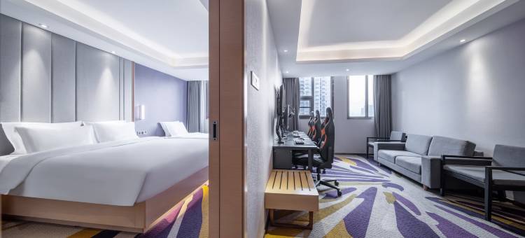 尖峰·奢电竞酒店(武汉长港路地铁站常青路店)图片