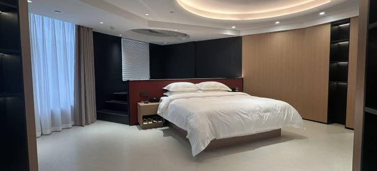 隆林成飞柏悦酒店图片