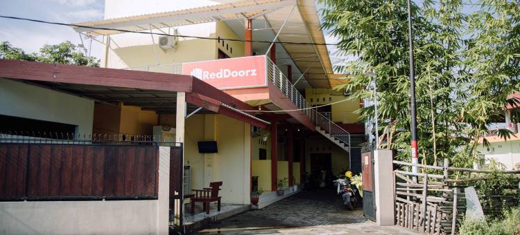 RedDoorz @ Hening Homestay图片