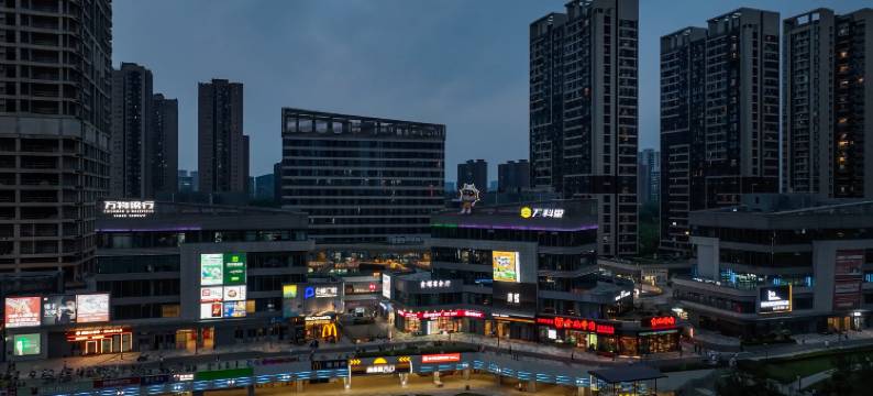 长沙麓谷高新区东方红中路亚朵酒店图片