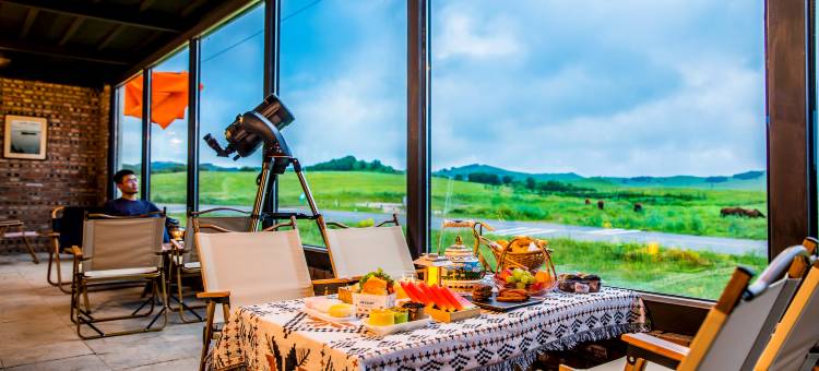 乌兰布统草原乌兰野宿图片