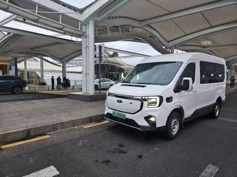 睿柏·云酒店(美兰国际机场T1T2航站楼店)图片