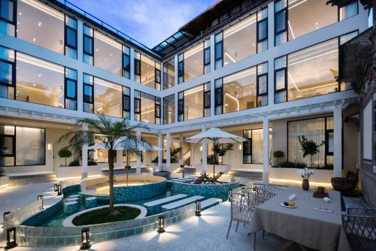 DaLi辰希·景观水池亭苑|设计师轻奢智能美宿(大理古城南门店)