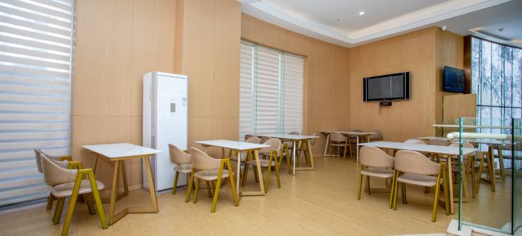 爱电竞酒店(上海吴淞国际邮轮码头淞宝路店)图片