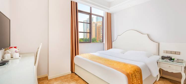 竹溪168假日酒店(武陵不夜城竹溪广场公园店)图片