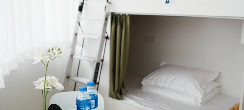 亮艳•半岛高空江景青旅民宿(解放碑洪崖洞店)图片