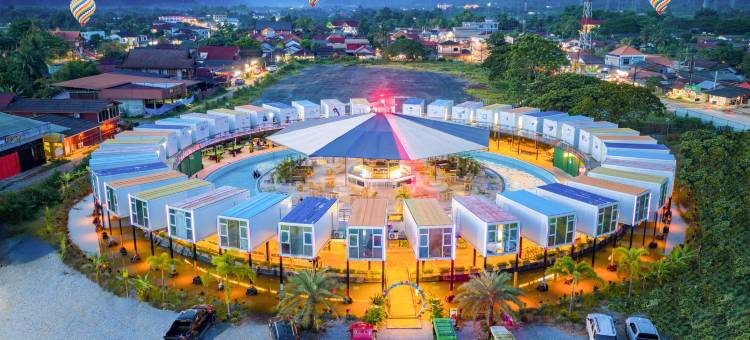 万荣泳池派对酒店(泳池观赏热气球，免费接送站，网红打卡)(Pool Party Hotel)图片