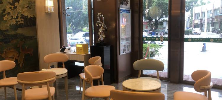 罗尔斯轻悦酒店(鹿寨县政府店)图片