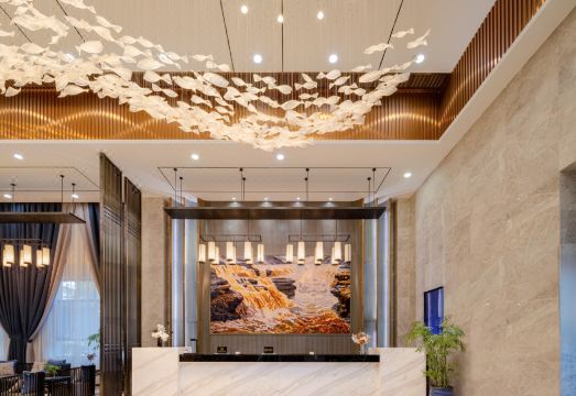 Huayi HotelHotel Overview