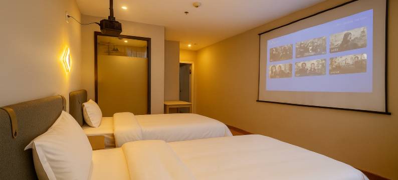 西岸·雅颂酒店(天津五大道西康路地铁站店)图片