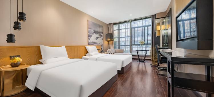 华亭四季大酒店(铜陵第十中学长江中路店)图片