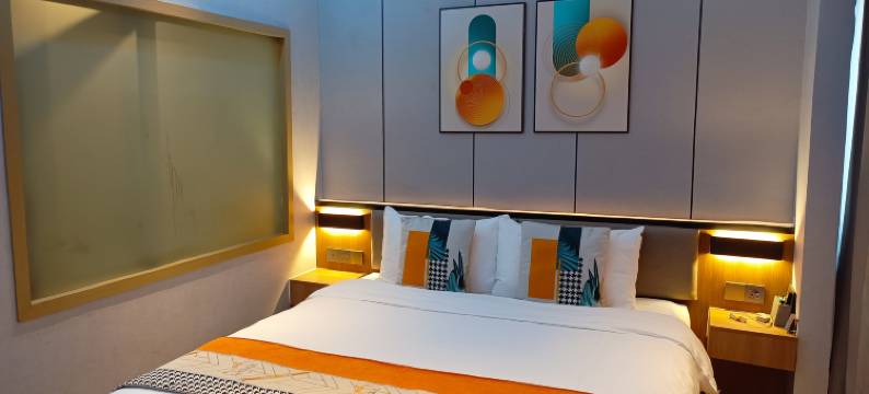 万泓商务酒店(沁阳汽车站店)图片