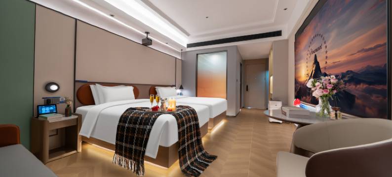 叶与晨电竞电影酒店(定州站中山公园店)图片