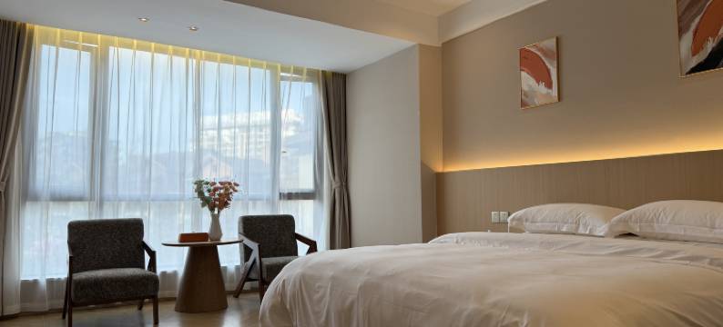 大方花间温泉假日酒店图片