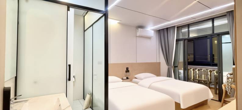 海语时光·Holiday度假休闲美墅(北海侨港风情街店)图片