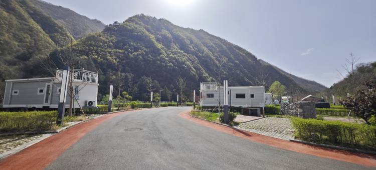 留坝露野房车露营地图片