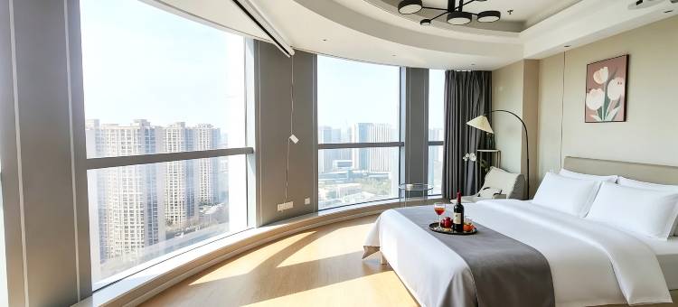 Clouds丨悦玺高空设计师公寓(南通火车站万象城店)图片