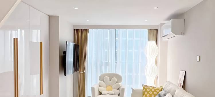 鹿鼎Loft轻奢影音公寓(艾溪湖东地铁站店)图片