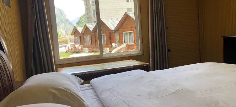 理县毕棚沟枫林山水山庄图片