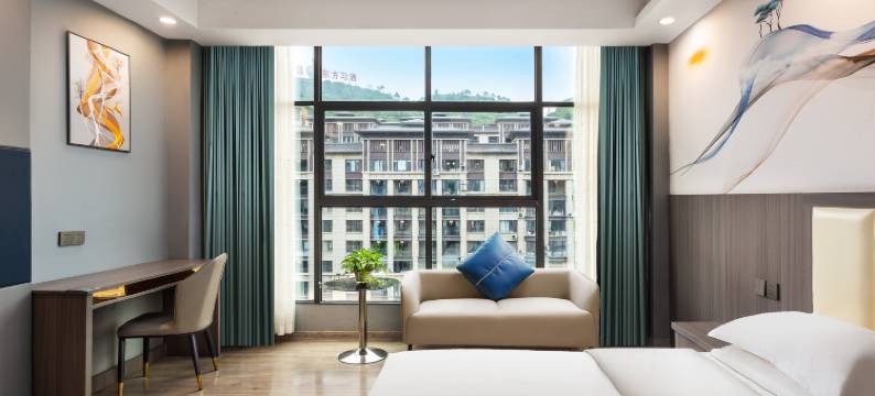 黔东逸居酒店(凯里学院高铁南站店)图片