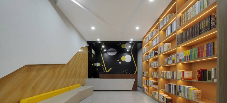 东隅酒店(郑州轻工业学院省中医院地铁站店)图片