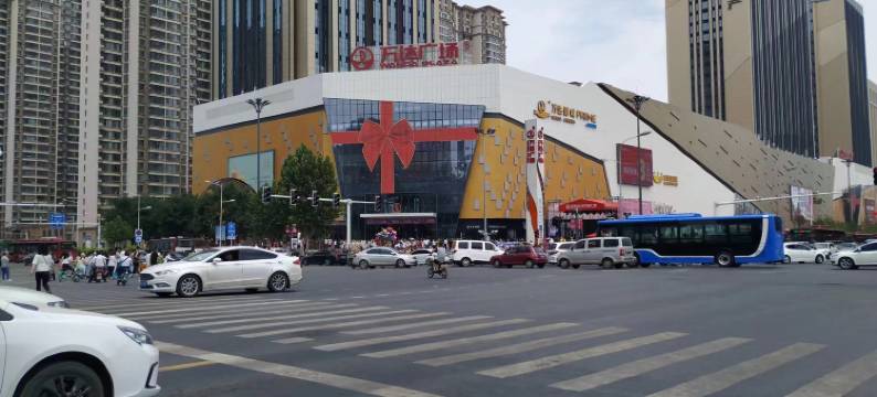 铂玉兰酒店(石家庄第九十九中学谈固地铁站店)图片