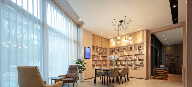 苏州金鸡湖李公堤亚朵酒店图片