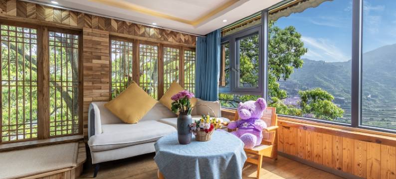 鸾喜·花开半夏全景美宿(西江千户苗寨店)图片