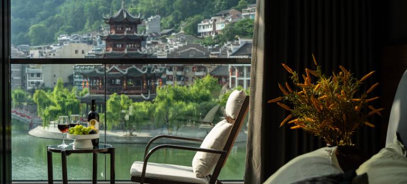 柳岸晓风Riverside Homestay民宿(镇远古城店)图片