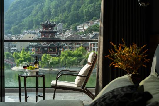 柳岸晓风Riverside Homestay民宿(镇远古城店)