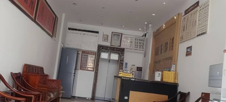 瑞丽耀生酒店(财富广场店)图片