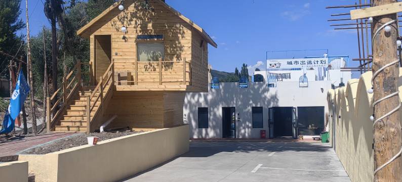 库尔德宁镇马路边边民宿图片