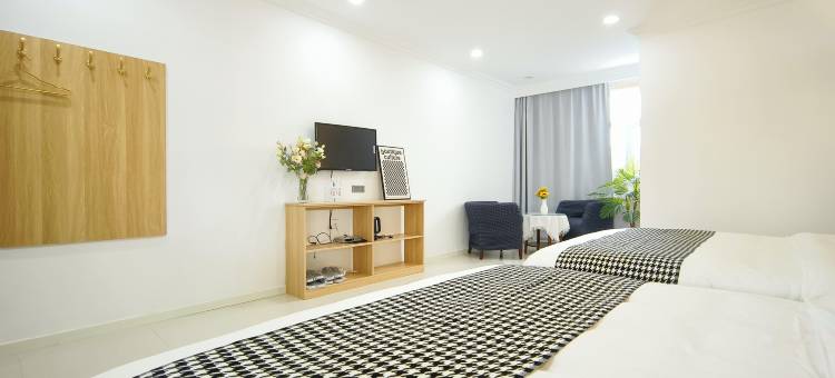 美山农家院(长白山黄松浦检票大厅店)图片