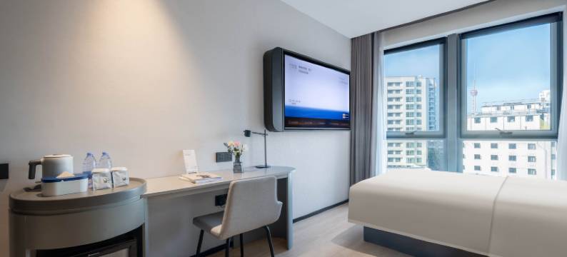 上海外滩大世界地铁站轻居酒店图片