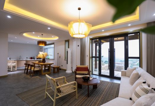 Yellow River Qiankun B&B Hotel Overview