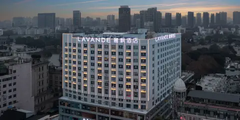 麗楓酒店(蕪湖中山路步行街蕪湖站店)