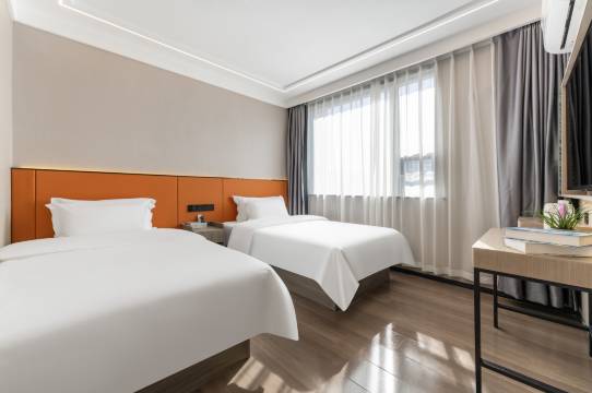 途遇拾光酒店(济南大学主校区华联生活广场店)