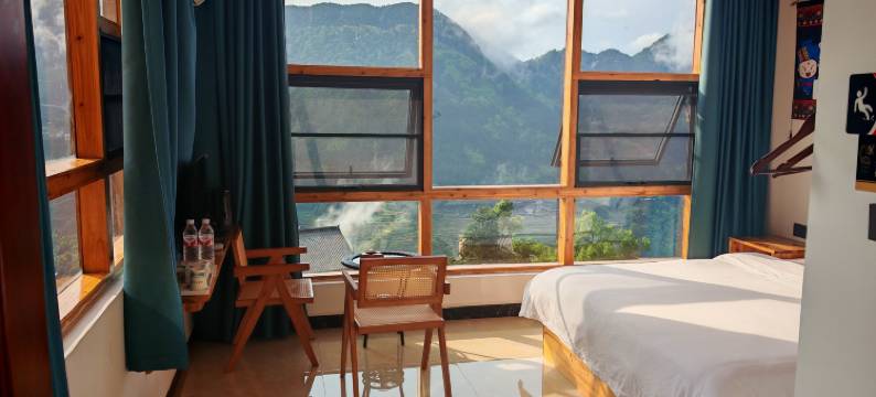 加榜梯田枫香山居图片