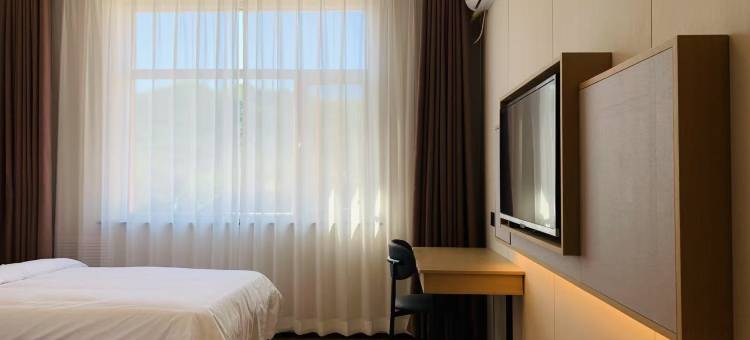 承德凤凰酒店(鹰手营子站店)图片