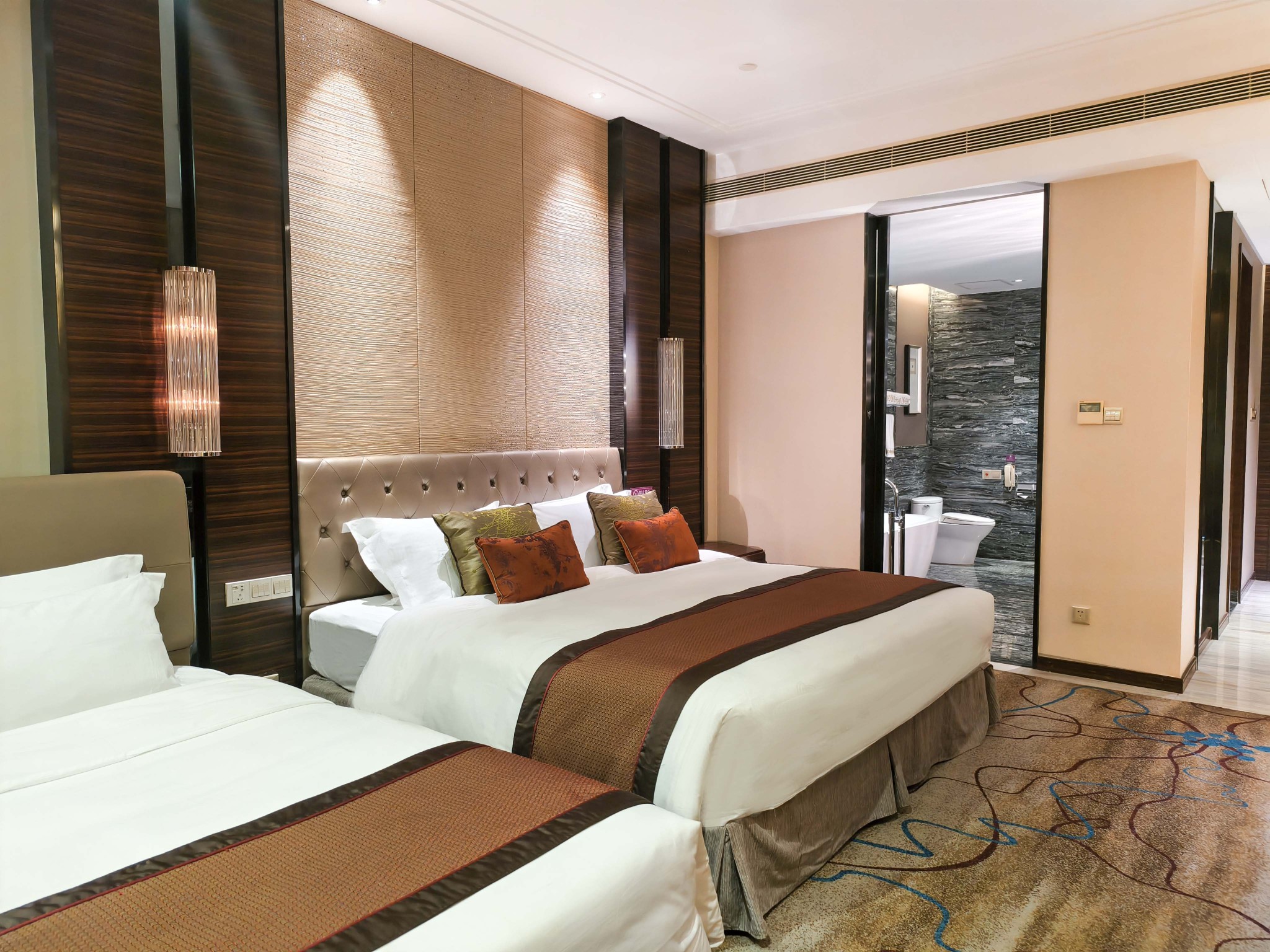 Baohengda International Hotel Shenzhen Over view