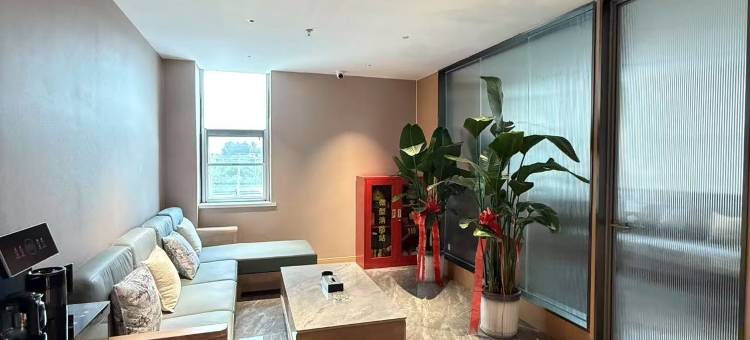 方城英达酒店(亚龙国际商博城东门店)图片