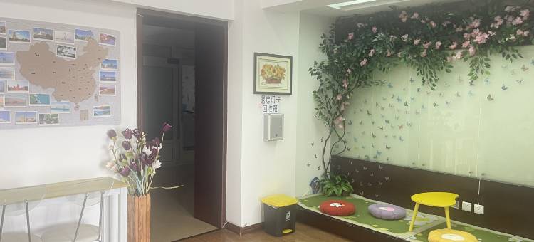 春不晚女生青年旅舍(长春东北师大地铁站店)图片