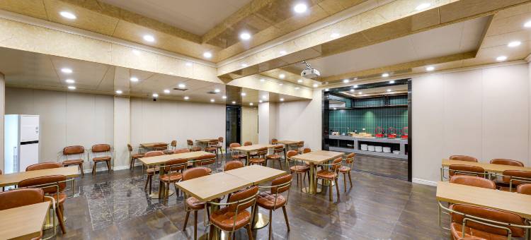 喆·啡酒店(西双版纳景洪泼水广场江边夜市店)图片