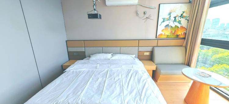 镇江精品公寓(乐达广场店)图片