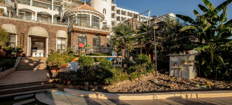 朗悦Cliff Vista180°崖岸海景设计师生活美学民宿(洱海文笔村店)图片