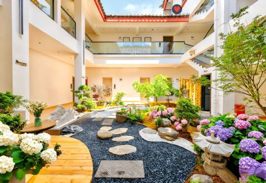 归隐拾光·Holiday Villa影音智享度假美宿（楚雄彝人古镇景区店）外景图