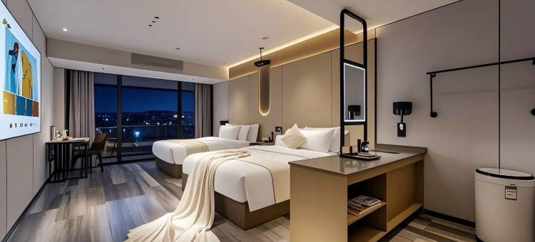 云枫城季酒店(佛山南海影视城南国桃园店)图片