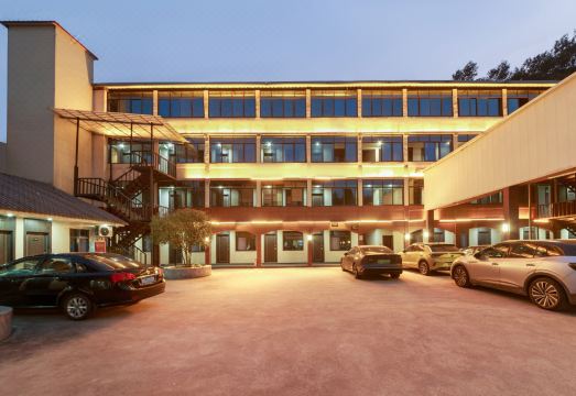 Xinyixing Hotel (Chengdu Tianfu International Airport) Hotel Overview