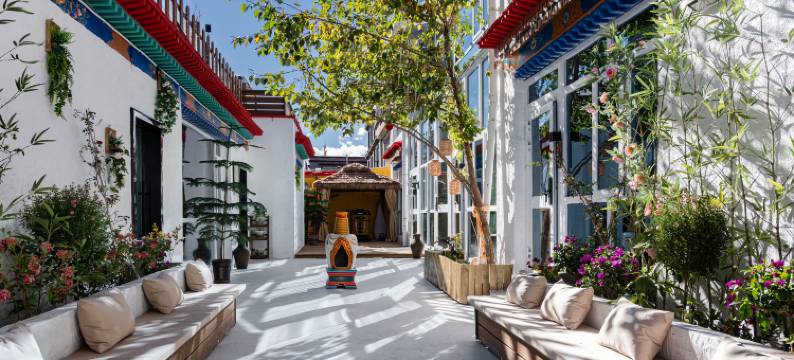 拉萨茉白别院(布达拉宫扎基寺店)图片